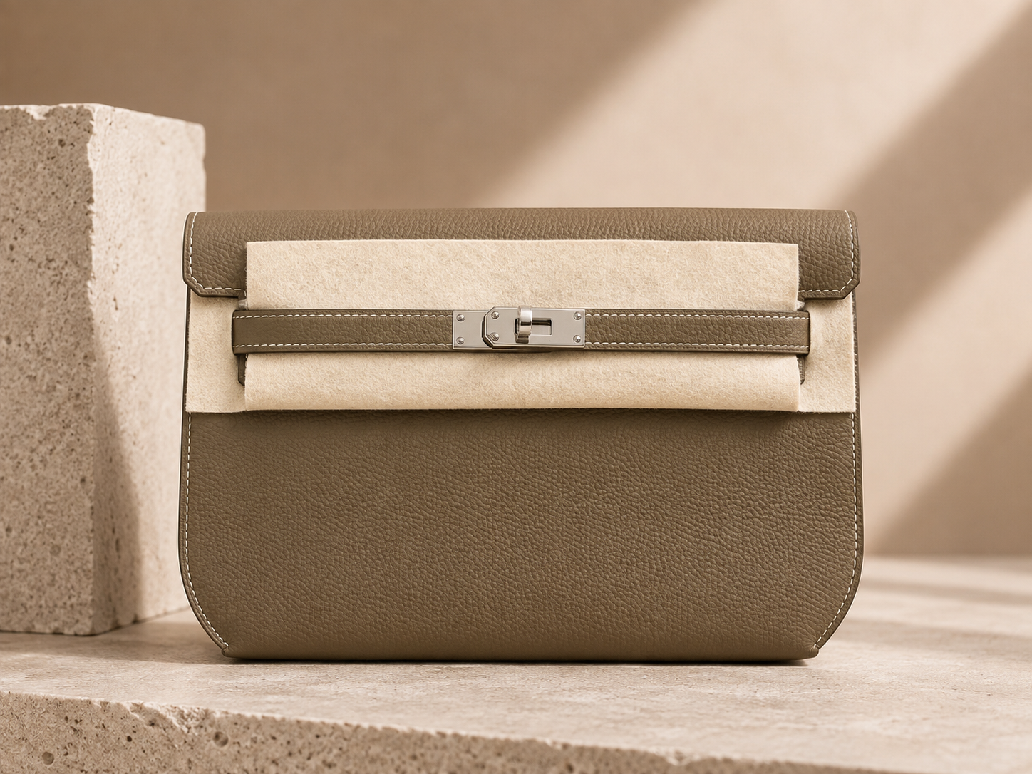 Men's Signature Leather Pouch