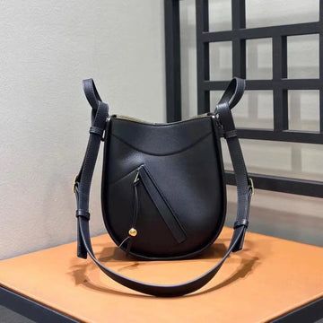 Saddle Curve Leather Crossbody Bag